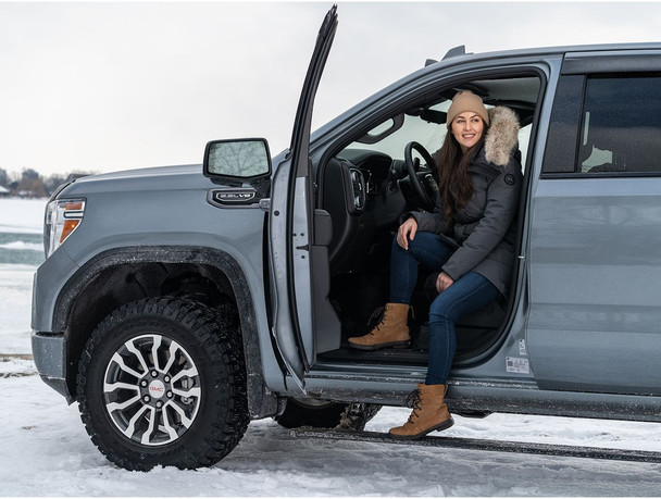 RealTruck AMP Research PowerStep w/Plug & Play (76333-01A)