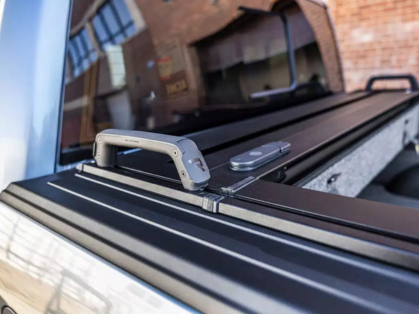 RealTruck RetraxPRO FRC-4000 EZ-Off Manual Retractable Tonneau Cover w/T-Slot Rails (R-T-80244)