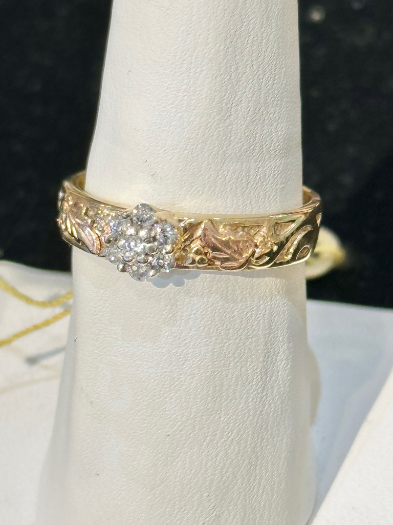10k Floral Band with Flower Set Diamond Ring