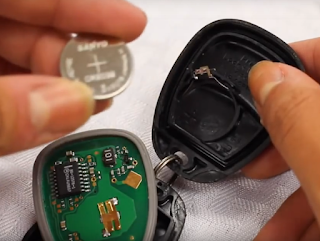How To Tell When Your Car Remote Battery Is Bad (And What To Do)