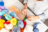 r6u2uov2fh2214q5dff2slg12e-13642_Combed_Crafting_Wool_Lifestyle_2.jpg