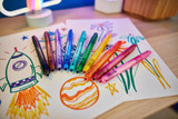 1ri38mvsj11i7dm67s0d5lgm14-11461_Crayola_Clicks_Retractable_Markers_10pc_Lifestyle_1.jpg