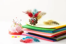 Guinea Feathers Assorted 2g - Second Image