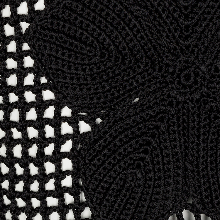 Crochet Flower Top | Black with flower detail| Réalisation Par EU
