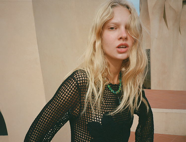 Crochet Flower Top - Black