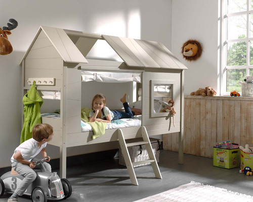Treehouse bed beige styled with models
