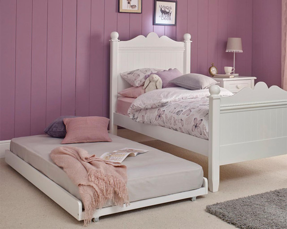 Princess bed with trundle