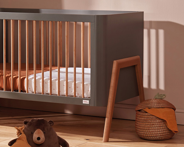 Torsten close up cot bed