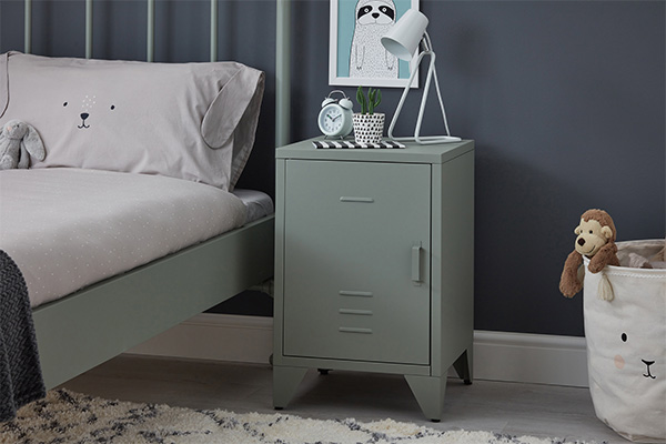 kids bedside tables buying guide