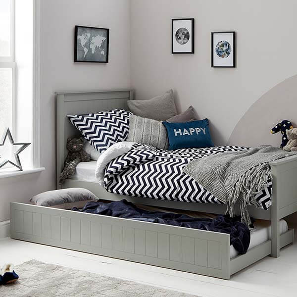 Single bed with storage shop for teenager