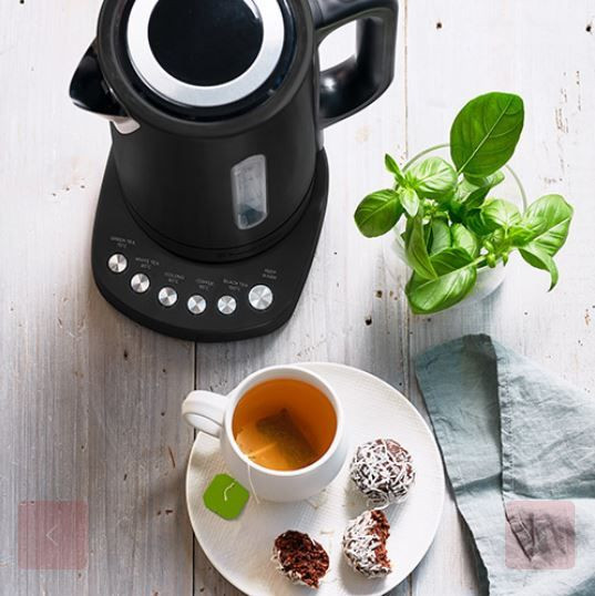 Russell Hobbs Addison Matte Black Kettle - Betta Electrical