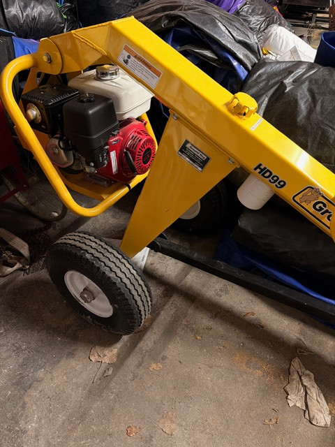 Ground Hog HD99-H Hydraulic Drill Auger Towable Post Hole  Digging  Bits and Tax Included in the price.