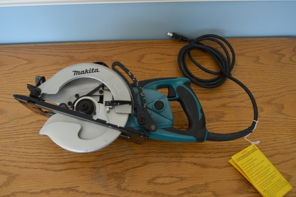 Makita 5477NB 7-1/4 in. Hypoid Saw Factory Reconditioned