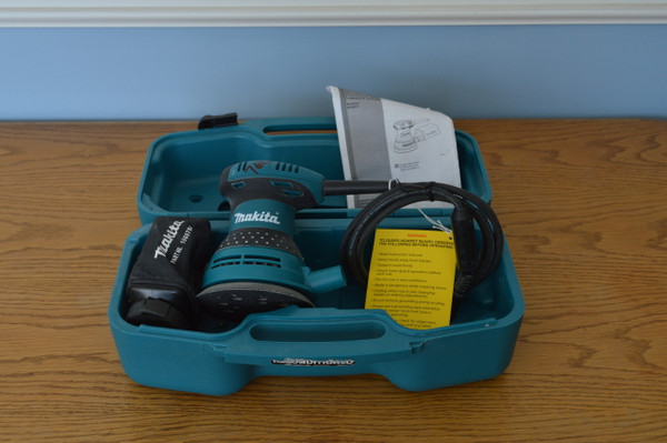 Makita BO5030K-R 5 in. Random Orbit Sander Kit (Factory Reconditioned)
