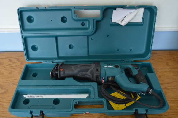 Makita  Factory Reconditioned Recipro Saw -11 AMP Model JR3050T 