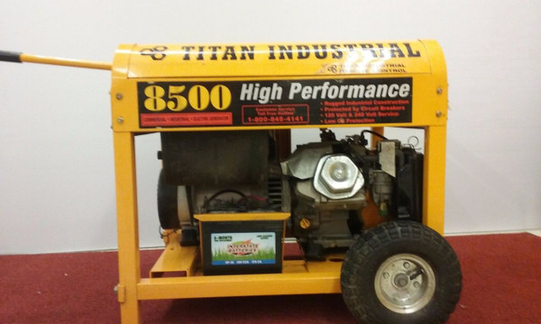 USED  Titan Industrial Generator  Heavy Duty   Portable Gas Generator