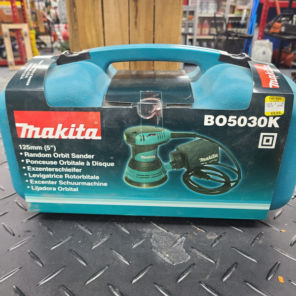 Makita 5" Random Orbit Sander, with Tool Case