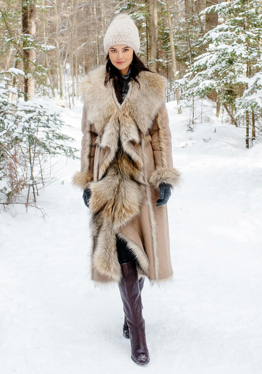 Her lip to Winter Love Faux Fur Coat-