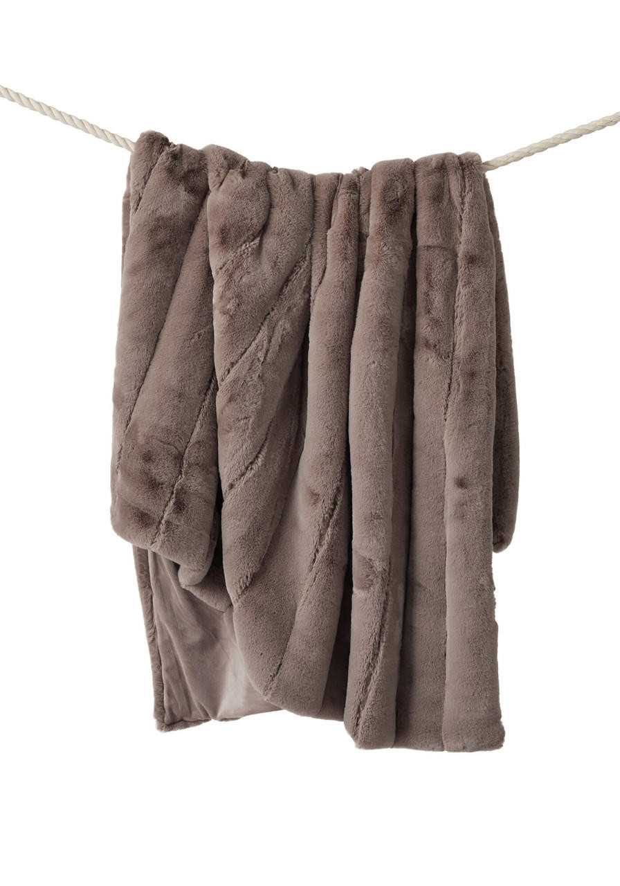 Donna Salyers Fabulous Furs Posh Collection Faux Fur Throw Blanket
