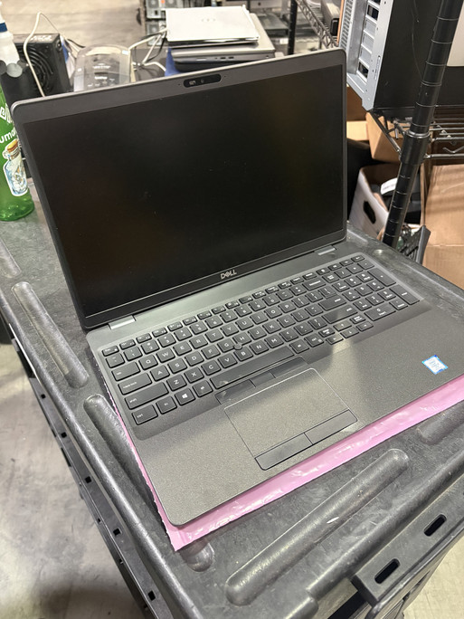 Dell Latitude 5501 15" Intel i7-9850H