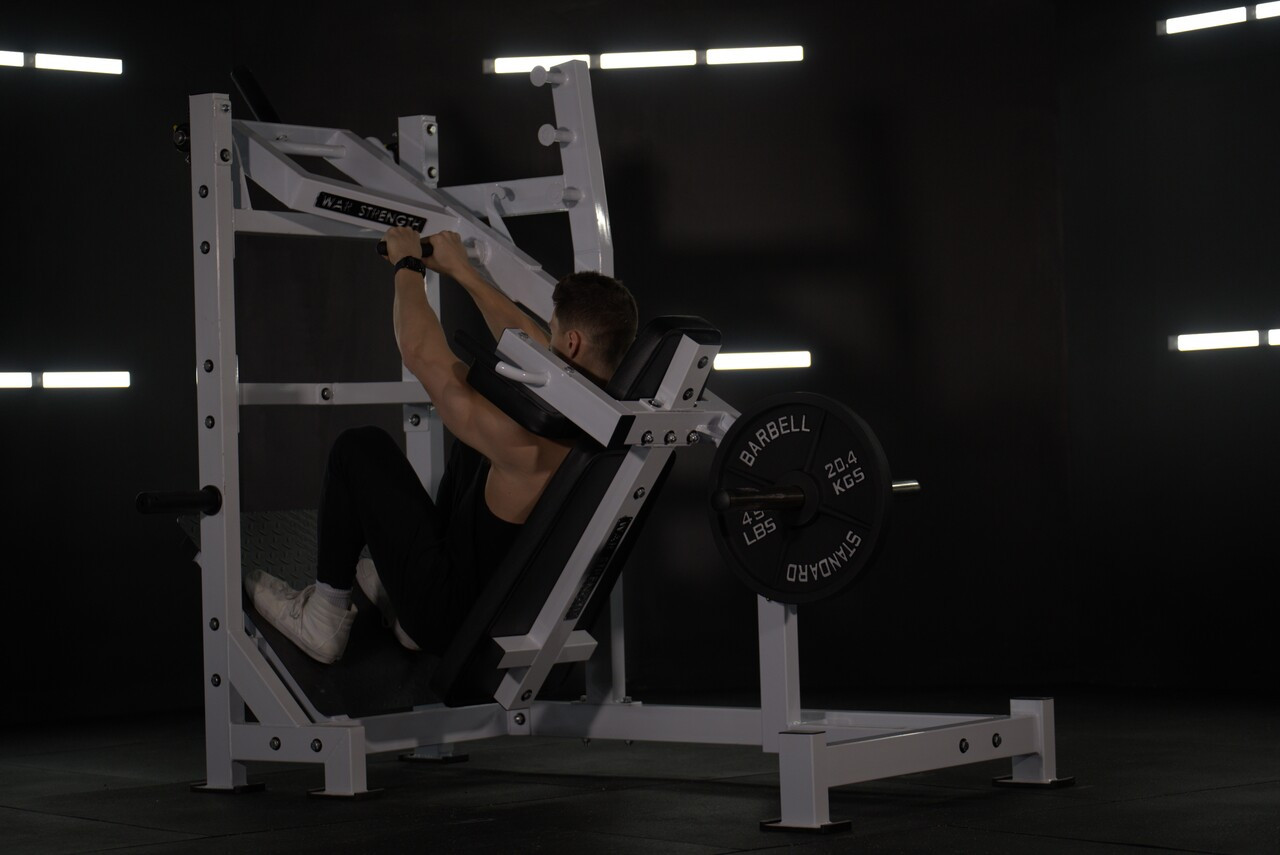 War Strength Pendulum Squat War Strength Pendulum Squat