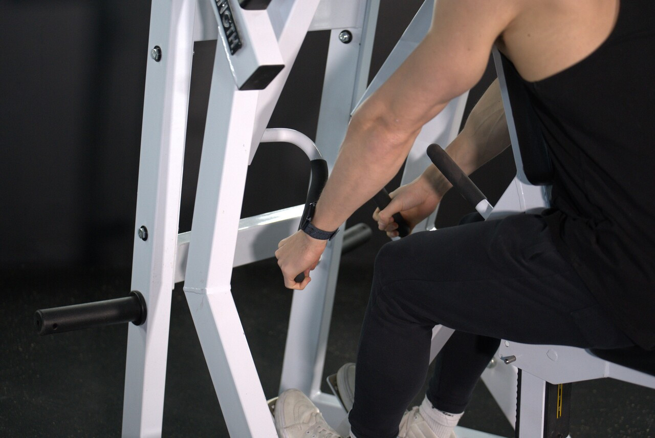 War Strength Iso Lateral Low Row War Strength Iso Lateral Low Row