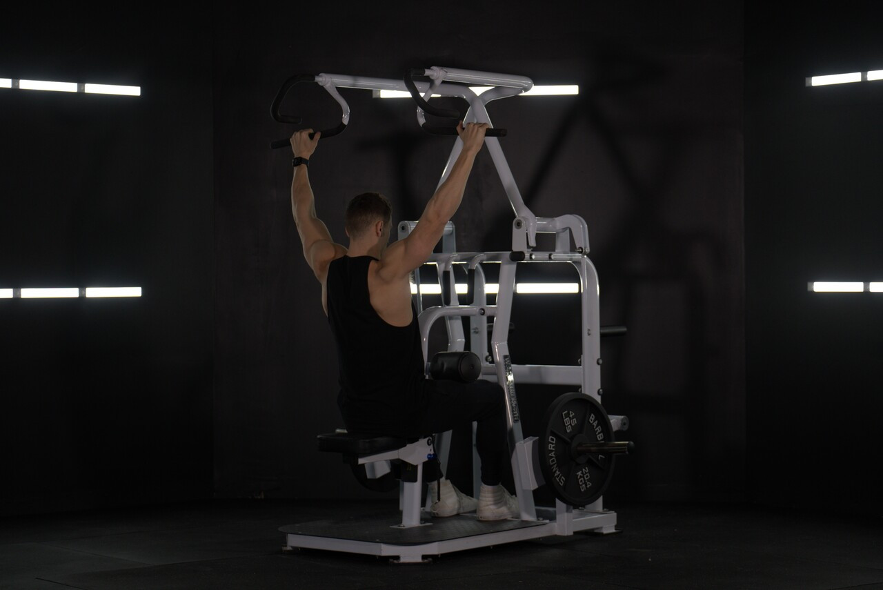 War Strength Iso Lateral Crossing Lat Pulldown GymStore com