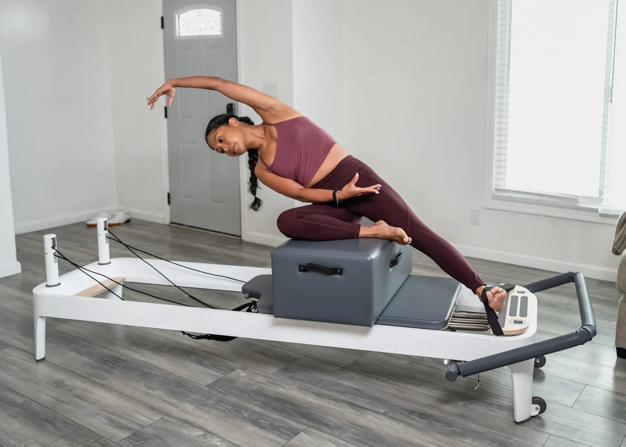 Saw a　Balanced Body Allegro2 バランスボディ Balanced Body Allegro 2 Pilates Reformer