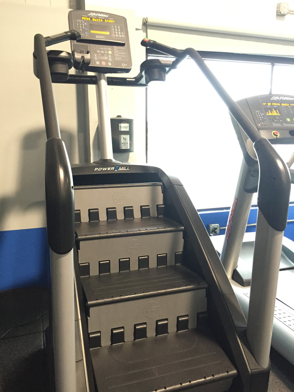 Life Fitness PowerMill Integrity Stair Climber