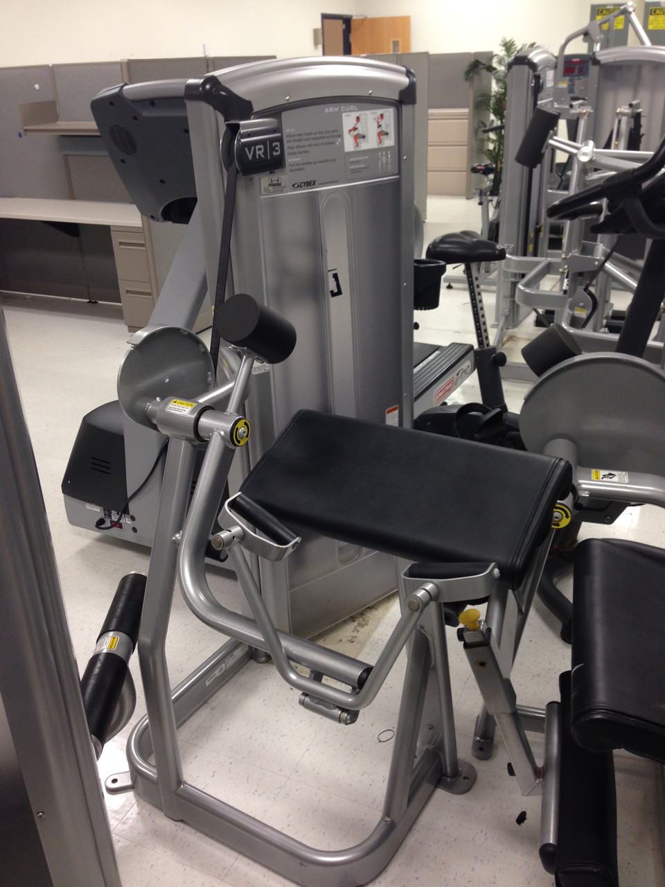 Cybex VR3 Arm Curl