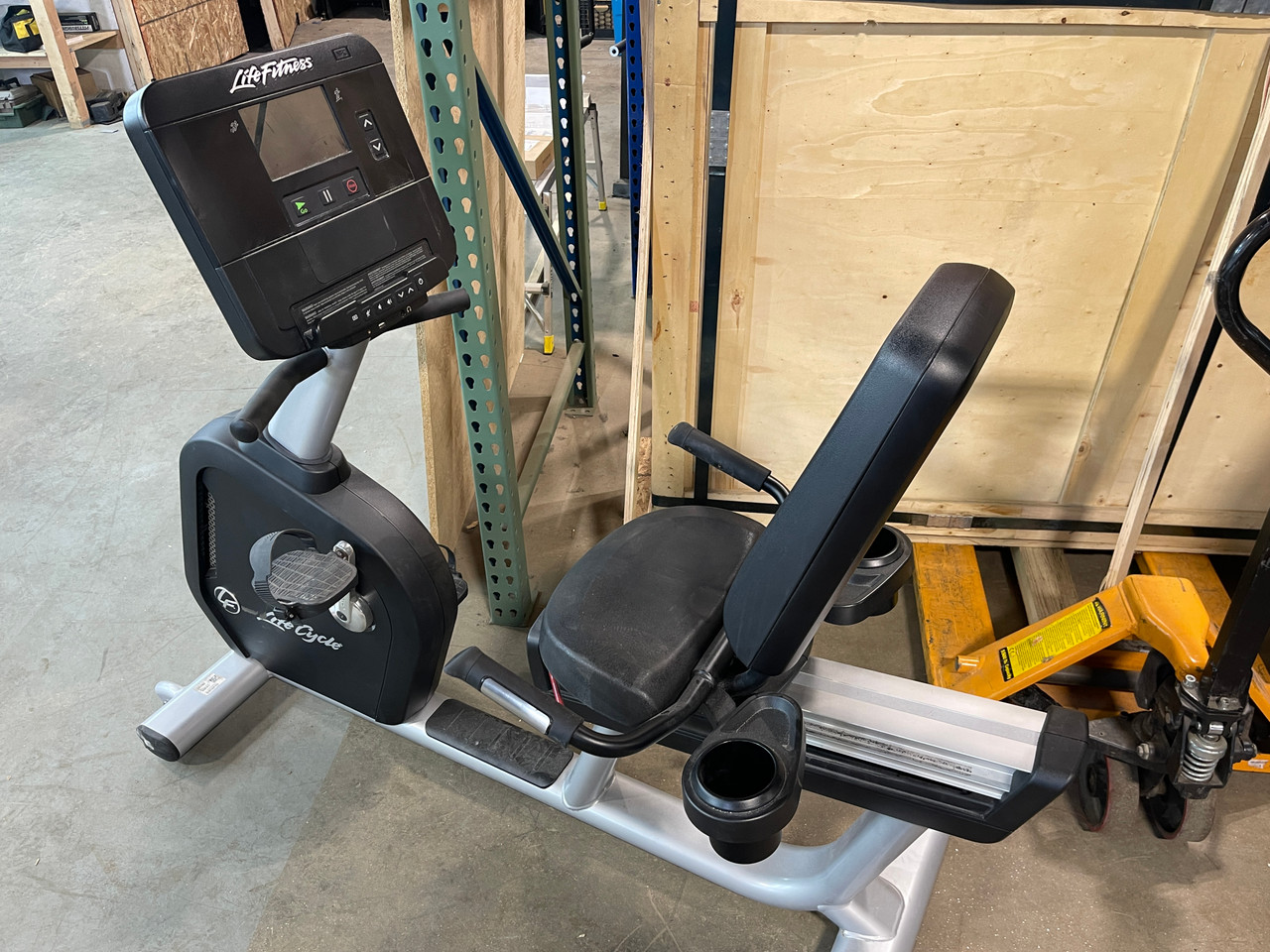 Life Fitness Integrity+ Recumbent Bike - SL Console