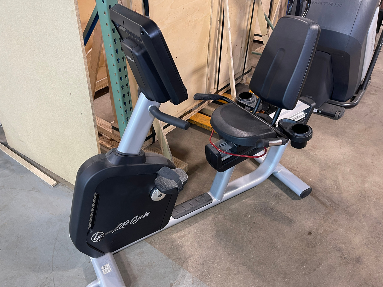 Life Fitness Integrity+ Recumbent Bike - SL Console