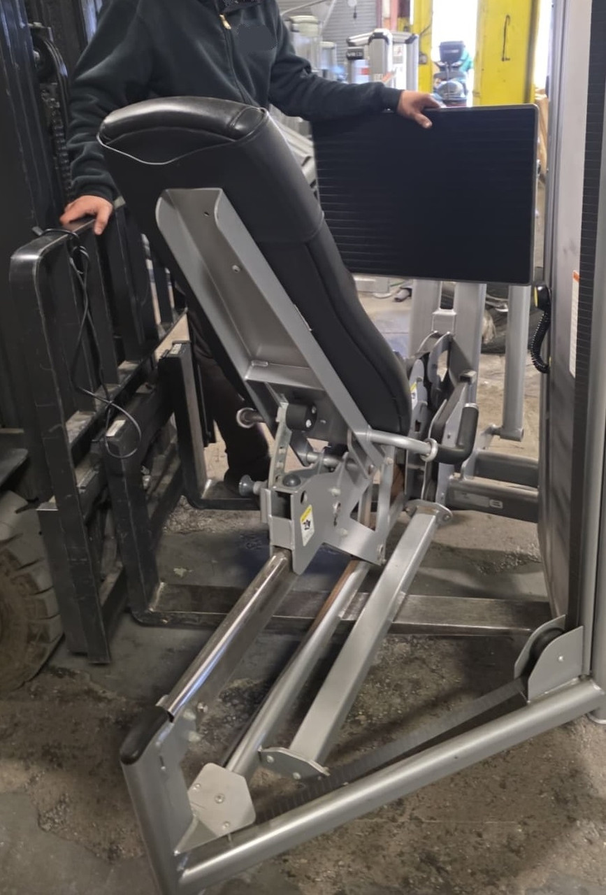 Cybex VR3 Leg Press Seated