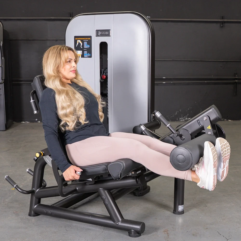 Muscle D - Vogue Series Leg Extension / Prone Leg Curl Combo Machine