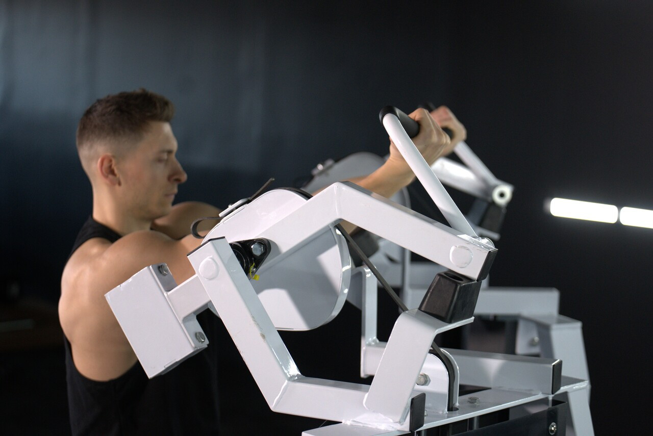 War Strength Iso High Bicep Curl