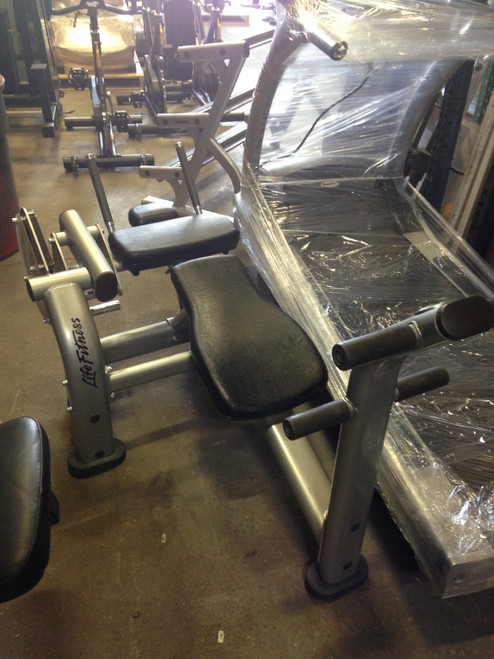 Life Fitness Signature Ab Crunch Bench
