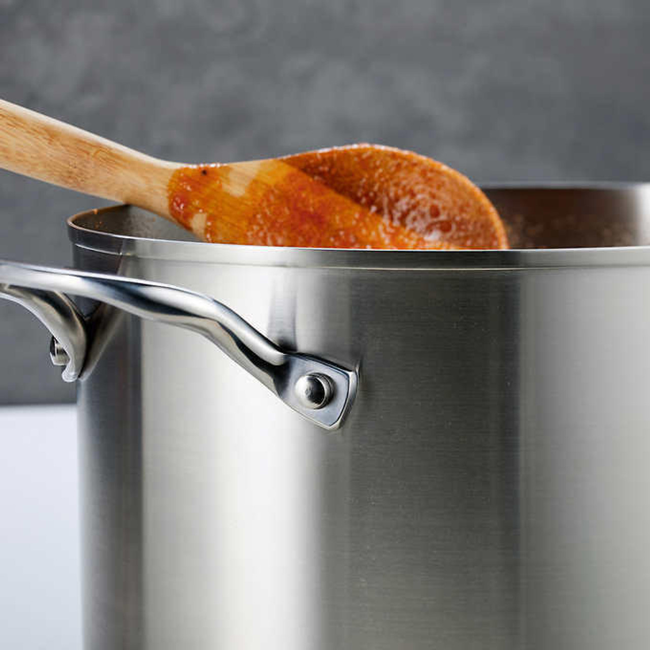 KitchenAid 3-Ply Base Stainless Steel Stockpot, 7.6 L (8 qt.) - Elevate Your Culinary Creations with Precision and Versatility- Chicken Pieces