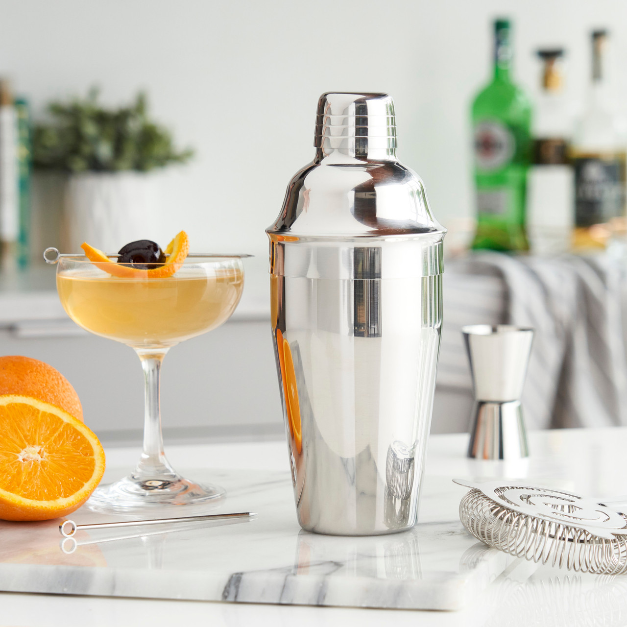 Contour: 18-Ounce Cocktail Shaker