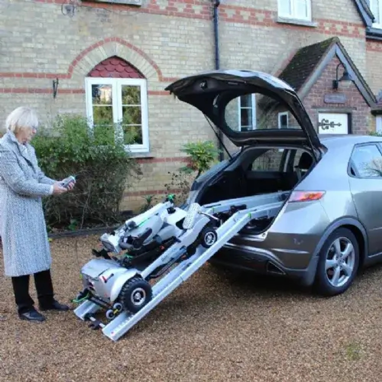 Quingo Flyte High Capacity Mobility Scooter with MK2 Self Loading Ramp-Chicken Pieces