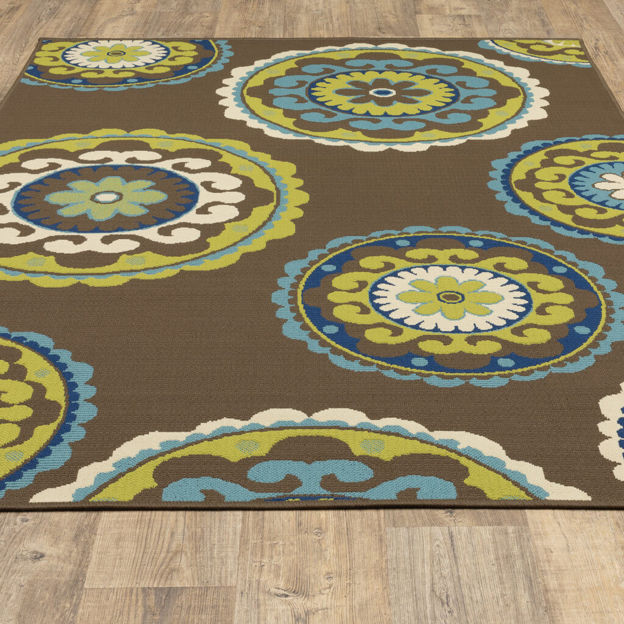 5' X 8' Brown Floral Medallion Stain Resistant Indoor Outdoor Area Rug