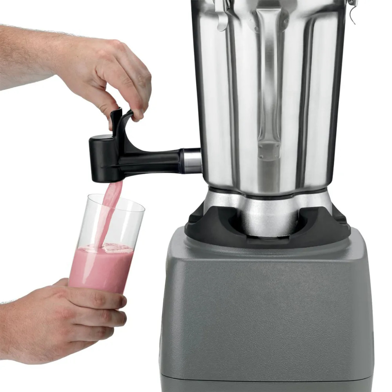 Waring Countertop Food Blender: Efficient Mixing for Commercial Kitchens - Chicken Pieces