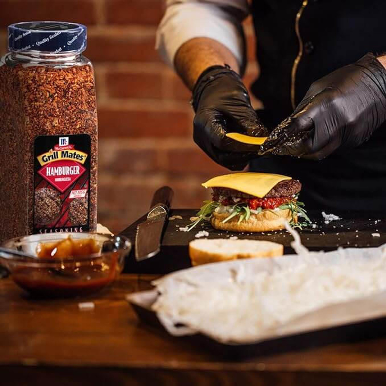  McCormick Grill Mates 24 oz. Hamburger Seasoning (6/Case) - Savory Blend 