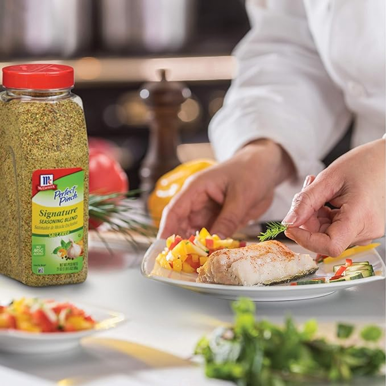 McCormick Perfect Pinch Salt-Free Signature Seasoning Blend 21 oz. (6/Case) - Chicken Pieces