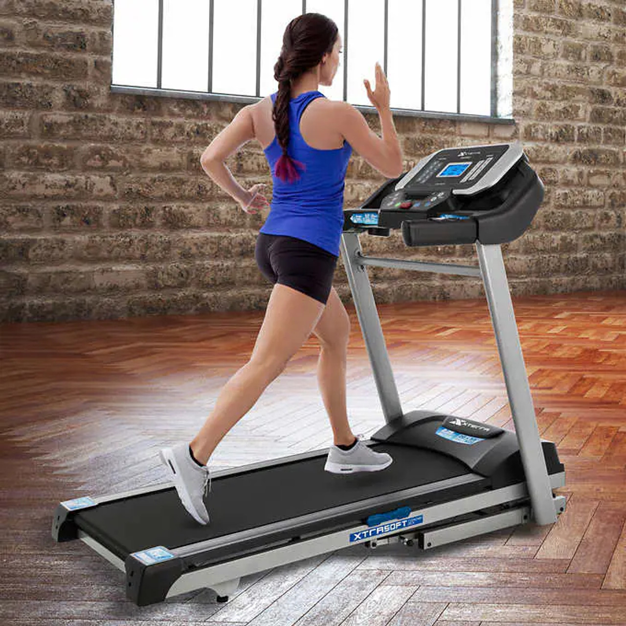 XTERRA TRX2500 2.25 HP Folding Treadmill - Chicken Pieces