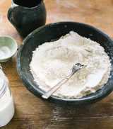 King Arthur Flour Sir Lancelot 50 lb. Hi-Gluten Flour - Perfect for Crust - Chicken Pieces