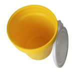 Chicken Pieces Eagle Manufacturing 30 Gallon Yellow Plastic Barrel Drum with Plastic Lever-Lock 