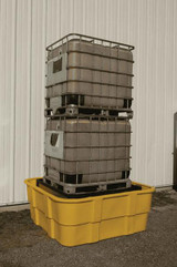 Chicken Pieces Eagle Manufacturing 400 Gallon Yellow IBC Containment Unit with Steel Platform 