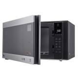 LG 0.9 cu. ft. NeoChef™ Countertop Microwave - Smart Cooking and Easy Maintenance-Chicken pieces