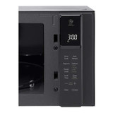 LG 0.9 cu. ft. NeoChef™ Countertop Microwave - Smart Cooking and Easy Maintenance-Chicken pieces