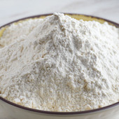 Bob's Red Mill 25 lbs. (11.34 kg) Whole Wheat Pastry Flour - Delicate-Chicken Pieces